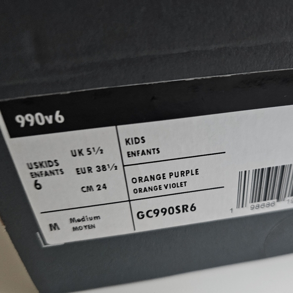 New Balance 990 V6 - Picture 6 of 8